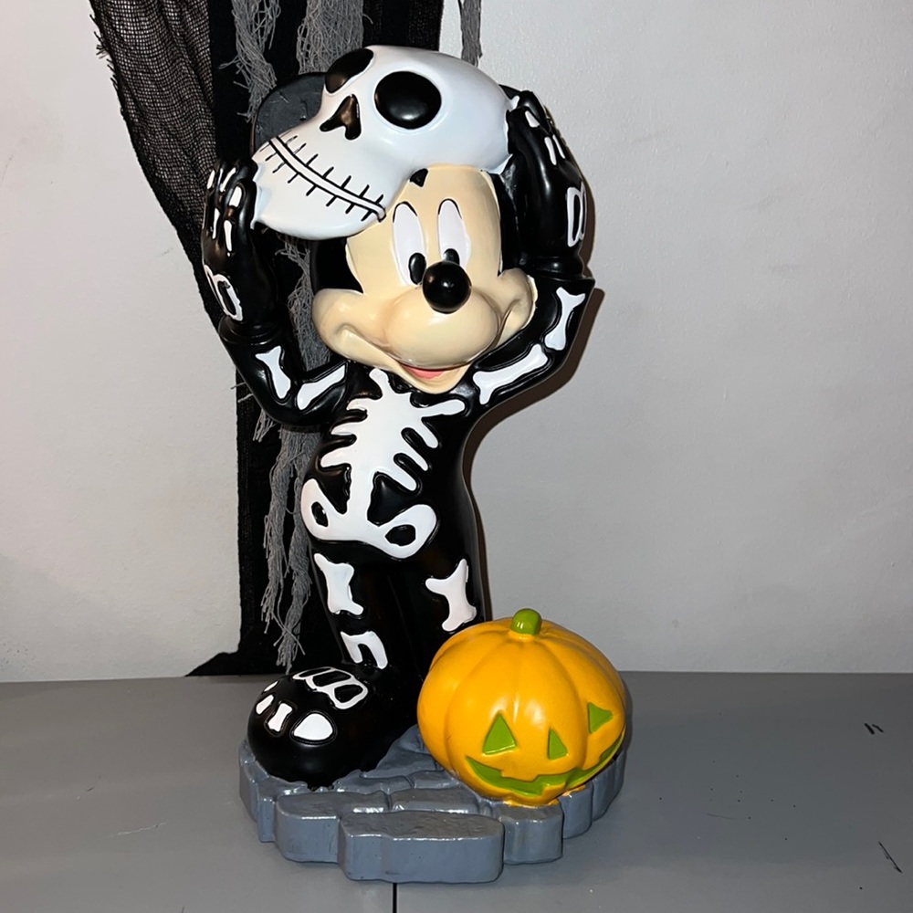 MICKEY MOUSE HALLOWEEN DECOR 🎃